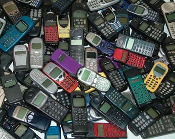 Gezocht Oude Telefoons beschikbaar voor biedingen