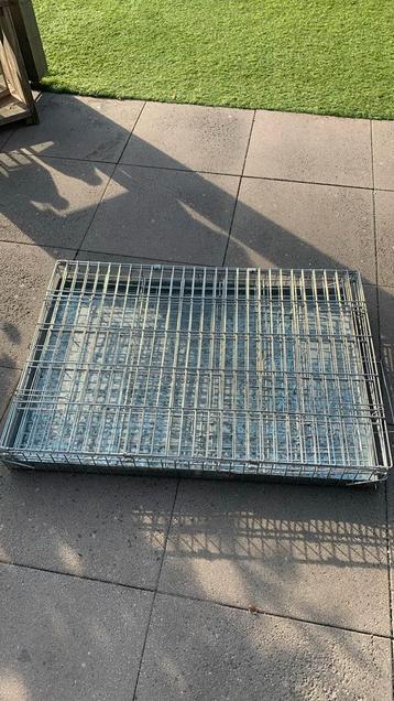 Hondenbench beschikbaar voor biedingen