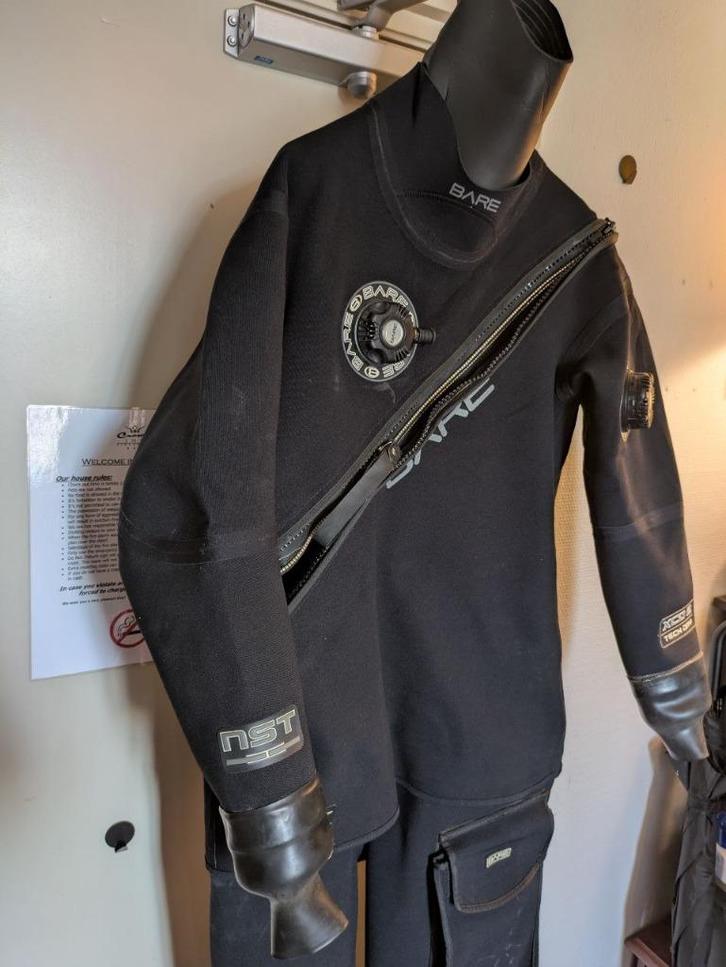 Bare XCD2 Tech Dry Men's Drysuit size ML / Boots 43, Watersport en Boten, Duiken, Duikpak, Ophalen of Verzenden