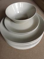 Te koop IKEA servies beige / crème, Ophalen of Verzenden, Zo goed als nieuw, Overige stijlen, Bord(en)