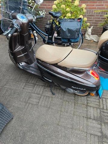 Peugeot Django 3400km met diverse opties beschikbaar voor biedingen