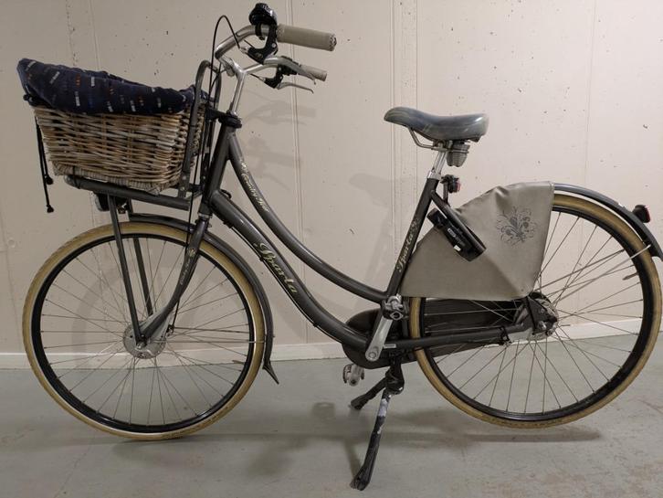 Batavus fiets met mand, Fietsen en Brommers, Fietsen | Dames | Damesfietsen, Gebruikt, Batavus, Versnellingen, 47 tot 50 cm, Ophalen