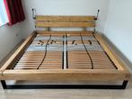 Nieuw en prachtig massief houten bed 200x200, Huis en Inrichting, Slaapkamer | Bedden, Ophalen, Bruin, Massief hout, Overige maten