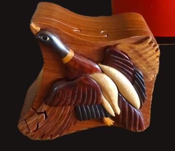 Wooden intarsia puzzle magic jewelry box, duck. Handcarved beschikbaar voor biedingen