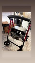 Product is een rollator/ looptrek met wielen. Kleur is rood., Ophalen of Verzenden, Opvouwbaar, Zo goed als nieuw