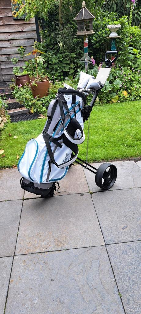 Fraaie LINKSHANDIGE WILSON dames set +trolley etc., Sport en Fitness, Golf, Gebruikt, Set, Overige merken, Ophalen