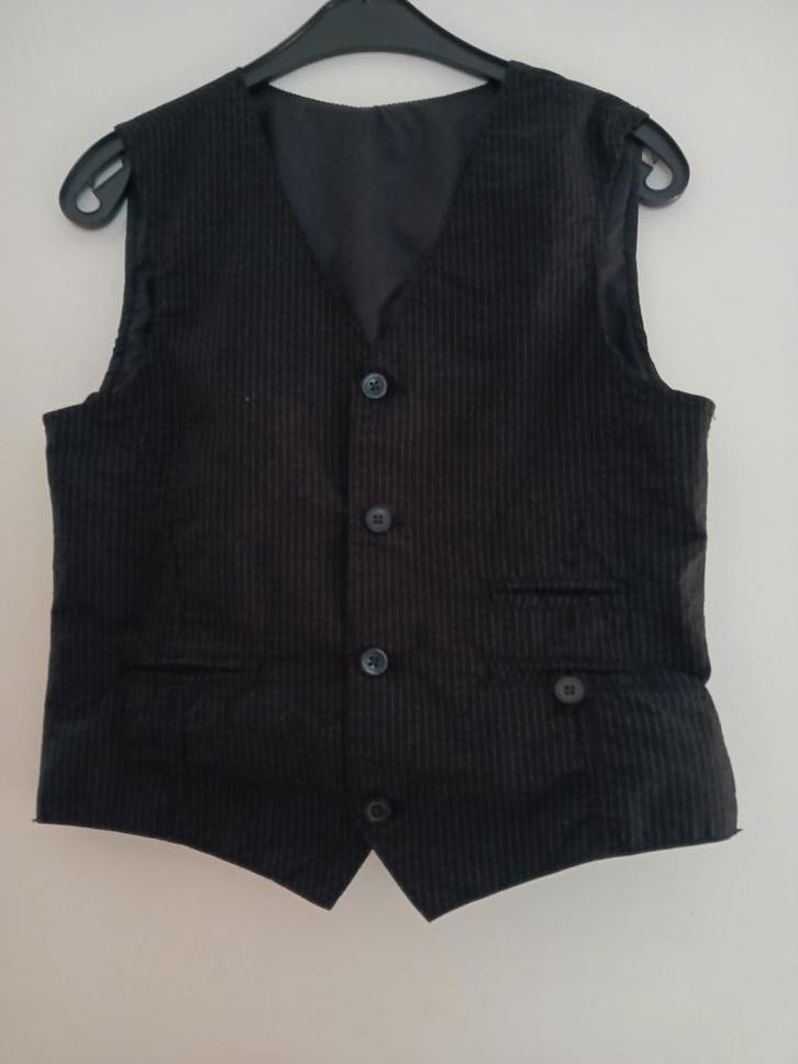 Gilet jongen maat 158 - 164 zwart met subtiel streepje ZGAN, Kinderen en Baby's, Kinderkleding | Maat 158, Zo goed als nieuw, Jongen
