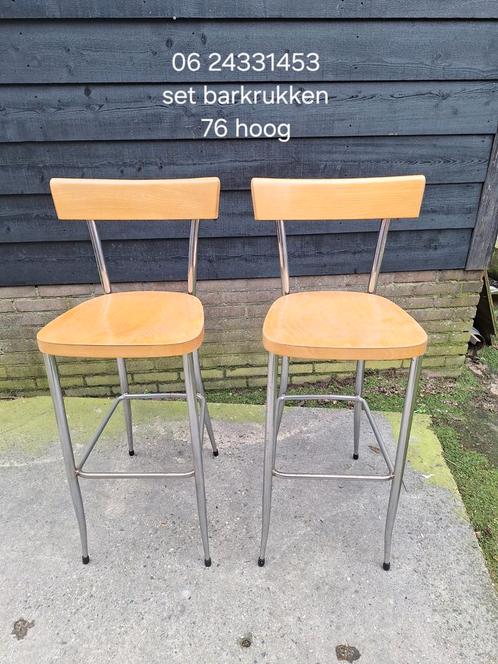 Set van 2 barkrukken, Huis en Inrichting, Barkrukken, Gebruikt, 60 tot 90 cm, Hout, Metaal, 2 krukken, Ophalen