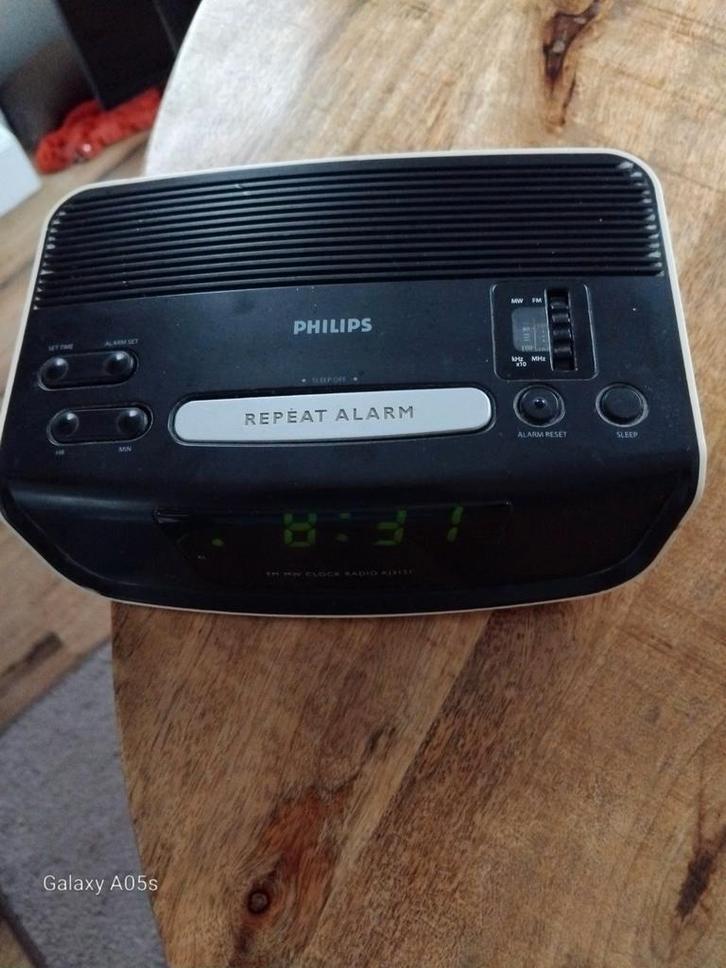 Een werkende Philips vintage klokradio, Audio, Tv en Foto, Radio's, Ophalen of Verzenden