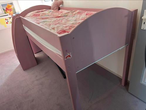 Gratis af te halen: Roze halfhoogslaper met uitschuifbureau, Kinderen en Baby's, Kinderkamer | Stapelbedden en Hoogslapers, Gebruikt