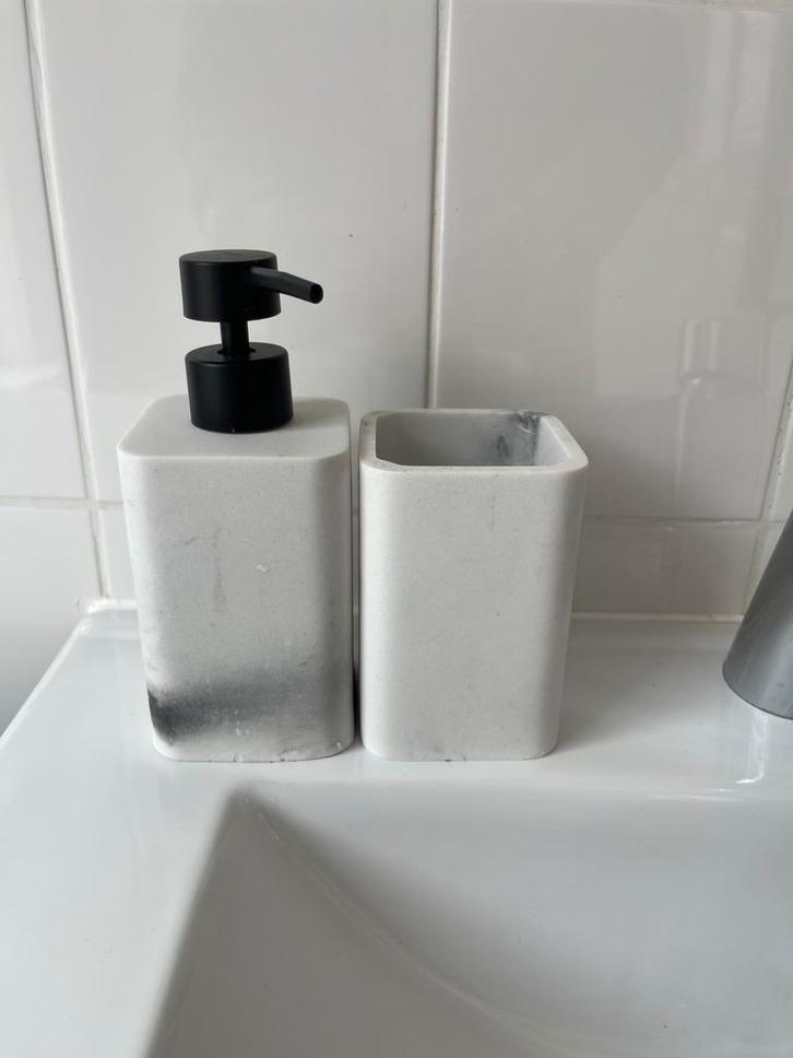Badkamer Set – Zeeppompje & Tandenborstelhouder, Huis en Inrichting, Badkamer | Badtextiel en Accessoires, Zo goed als nieuw, Overige typen