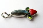 Zilveren edelsteen hanger Labradoriet Peridot en rode koraal, Sieraden, Tassen en Uiterlijk, Kettinghangers, Ophalen, Overige voorstellingen