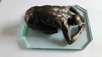 Mannelijk naakt beeldje op glas, Antiek en Kunst, Kunst | Beelden en Houtsnijwerken, Ophalen of Verzenden