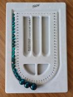 Glaskralen groen blauw / tussen rozetjes / mooie ketting, Ophalen of Verzenden, Zo goed als nieuw, Kraal