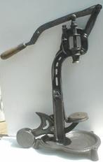 Gietijzeren kurkenpers, 19de eeuw, Frans, Ophalen