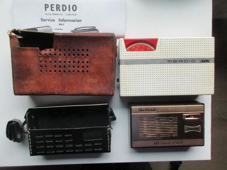 PERDIO LONDONER PR7 EN CAPTAIN DELUXE. UK EN HONG KONG., Antiek en Kunst, Antiek | Tv's en Audio, Ophalen of Verzenden