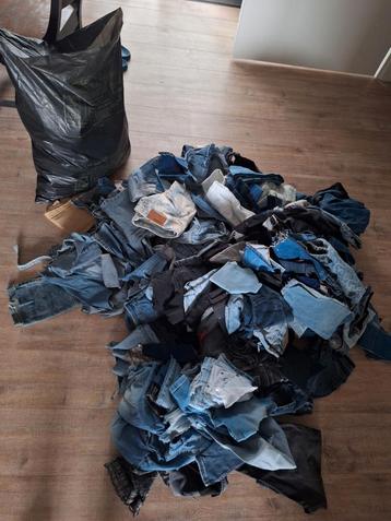 👖 Ruime 20 kilo spijkerbroeken voor patchwork kleding o.i.d beschikbaar voor biedingen