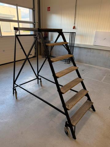 Magazijntrap Magazijnstellingen trap Steiger beschikbaar voor biedingen