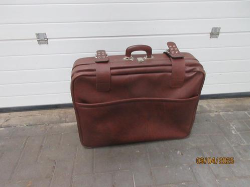 Oude bruinleren koffer 70 x 50 cm., Sieraden, Tassen en Uiterlijk, Koffers, Gebruikt, Leer, 70 cm of meer, 45 tot 55 cm, Ophalen