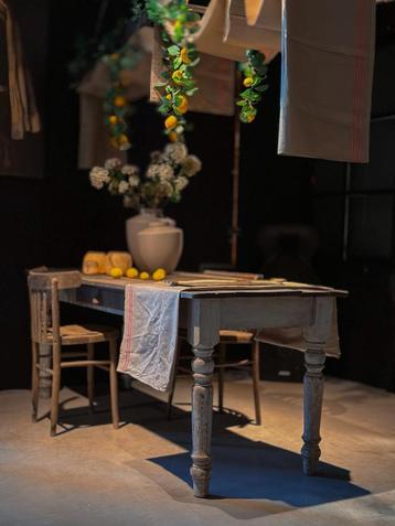 Oude franse tafel vintage brocante  beschikbaar voor biedingen