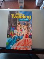 De Olijke Tweeling Viert Feest - Marion van de Coolwijk, Boeken, Fictie algemeen, Ophalen of Verzenden, Zo goed als nieuw, Marion van de Coolwijk