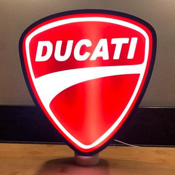 Ducati LED USB Lamp – Dimbaar – Slechts €20 beschikbaar voor biedingen