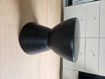 Zwart Krukje/Bijzettafeltje/plantentafeltje rond  beschikbaar voor biedingen