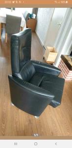 Mooie fauteuil echt leder kleur zwart aluminium pootjes, Gebruikt, Ophalen