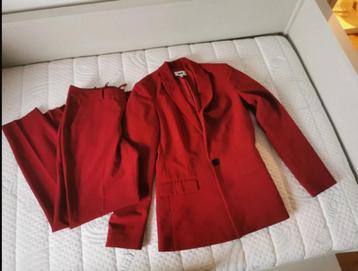 Super mooi warm rood pak van WE maat XS (34)