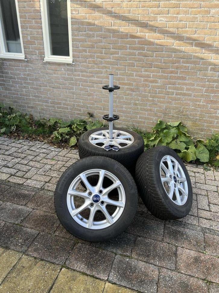 Ford 15” wintervelgen 195/60 R15 banden – TPMS, ET47,5 4x108, Auto-onderdelen, Banden en Velgen, Band(en), Winterbanden, 15 inch