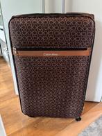 Calvin Klein grote spinnerkoffer, Sieraden, Tassen en Uiterlijk, Koffers, Ophalen, Uitschuifbare handgreep, 45 tot 55 cm, Nieuw