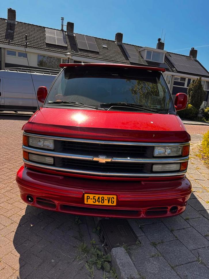 Chevrolet 2002 Rood, Auto's, Chevrolet, Particulier, Chevy Van, LPG, Overige carrosserieën, Automaat, Geïmporteerd, Rood, Grijs