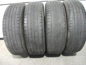 4 x 215/60 17" goodyear efficientgrip zomerbanden 4 x 6mm! beschikbaar voor biedingen
