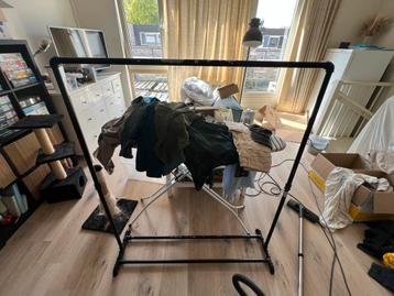 Kledingrek robuust gebruikt beschikbaar voor biedingen