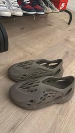 Adidas Yeezy foam RNNR ‘stone sage’ maat 41/ size 8, Ophalen, Zo goed als nieuw, Overige kleuren, Sneakers of Gympen