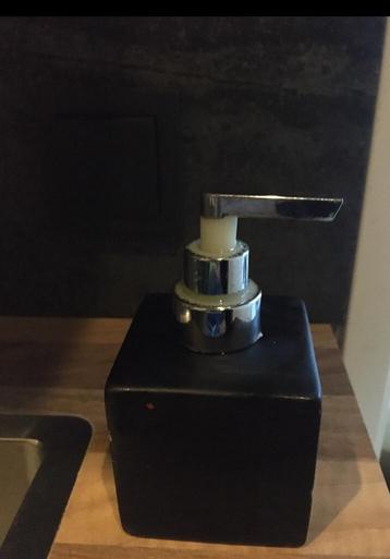 Zeephouder met pompje chroom V&D zeepdispenser beschikbaar voor biedingen