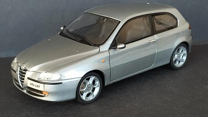 Alfa Romeo 147 Grigio Stromboli 1:18 Ricko Pol, Hobby en Vrije tijd, Modelauto's | 1:18, Zo goed als nieuw, Auto, Verzenden