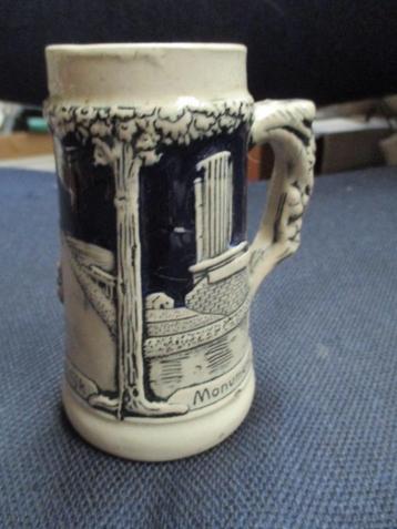 Afsluitdijk souvenir, met relief bierpul klein 10,7 cm   beschikbaar voor biedingen