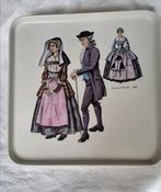 Villeroy en boch schaal, klederdracht zaanstreek, Antiek en Kunst, Ophalen of Verzenden