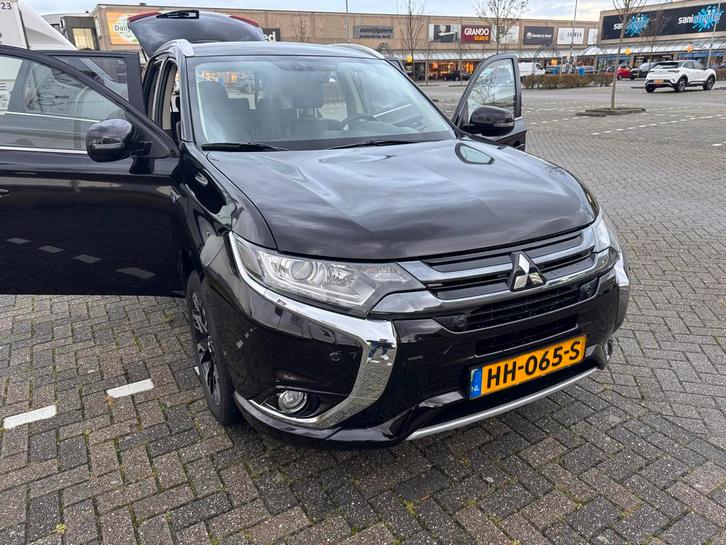 Mitsubishi Outlander 2.0 Dohc Mivec Phev 203pk 4WD CVT 5P, Auto's, Mitsubishi, Particulier, Outlander, 4x4, Achteruitrijcamera