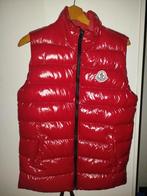 Moncler Rode Glanzende Bodywarmer, Maat 38/40 (M), Moncler, Ophalen of Verzenden, Zo goed als nieuw