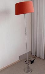 Stijlvolle Staande Lamp met Oranje Kap, Ophalen of Verzenden, Zo goed als nieuw, Metaal, Modern