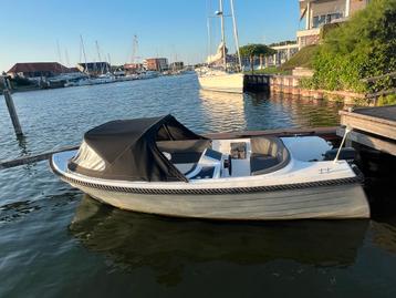 Valory 555 sloep met buitenboordmotor 15 pk mercury injectie beschikbaar voor biedingen