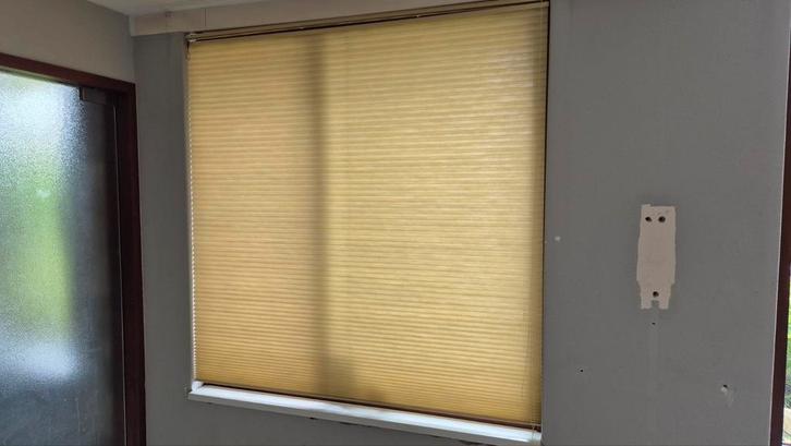 3x Luxaflex Duette - zacht geel, Huis en Inrichting, Stoffering | Gordijnen en Lamellen, Gebruikt, 150 tot 200 cm, 100 tot 150 cm