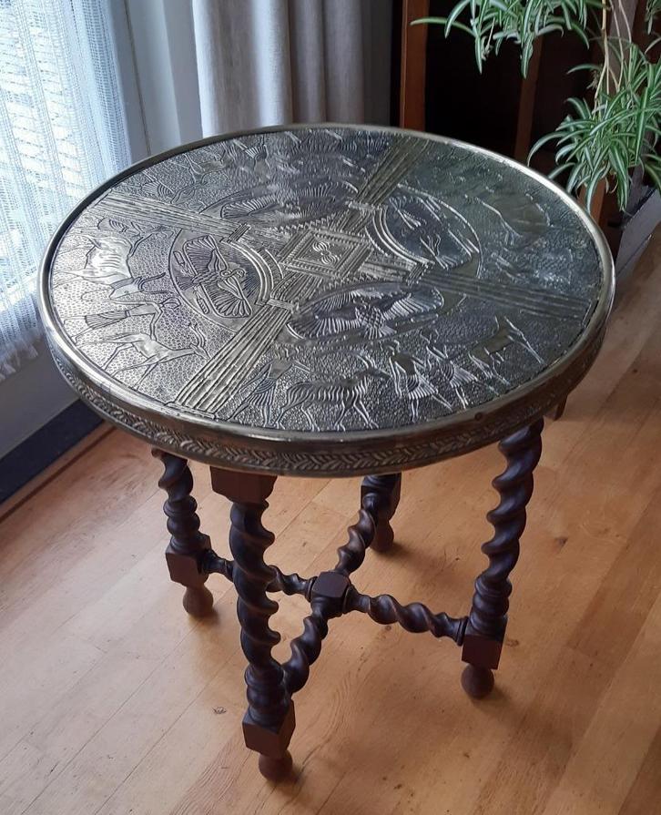 BIJZETTAFEL MET KOPEREN BLAD ANTIEK, Huis en Inrichting, Tafels | Bijzettafels, Zo goed als nieuw, Rond, 60 cm of meer, Minder dan 55 cm