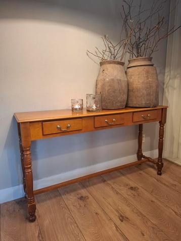 Antieke Sidetable - 140cm beschikbaar voor biedingen