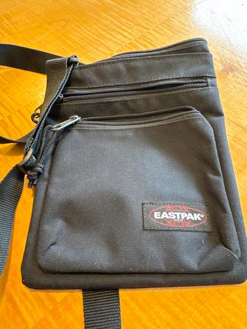 Eastpak Klein Reistasje - Zwart beschikbaar voor biedingen