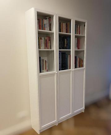 White Bookcase / Shelf beschikbaar voor biedingen