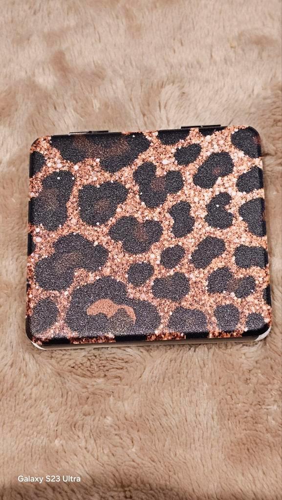 Leopard Print Handspiegeltje - Nieuw!, Sieraden, Tassen en Uiterlijk, Uiterlijk | Cosmetica en Make-up, Nieuw, Make-up, Gehele gezicht