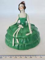 Antieke porceleinen poederdoos, dame in groene jurk, Ophalen of Verzenden